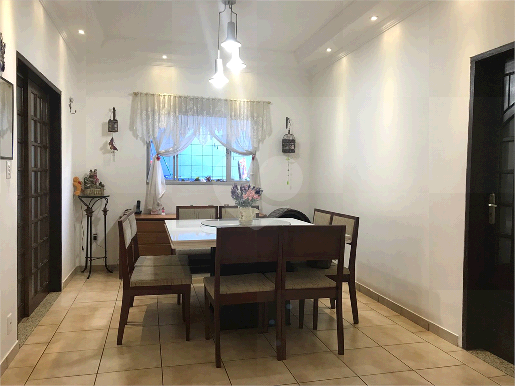 Casa à venda com 3 quartos, 223m² - Foto 8