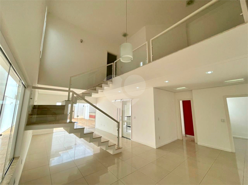 Casa à venda com 3 quartos, 275m² - Foto 1