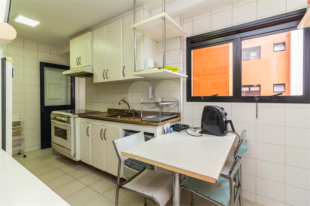 Apartamento no Alto da Lapa 
