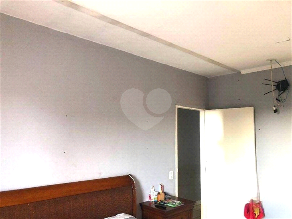 Casa à venda com 3 quartos, 218m² - Foto 14