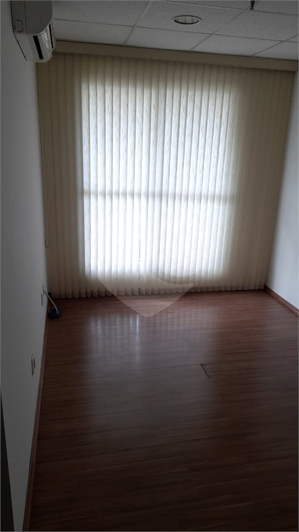 Sala a Venda em Santana 