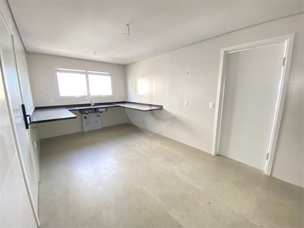 Apartamento a venda com 4 quartos em Santana