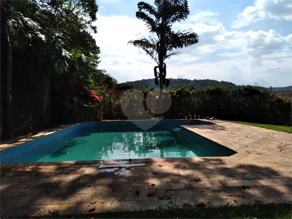 Casa de Condomínio à venda com 4 quartos, 334m² - Foto 2