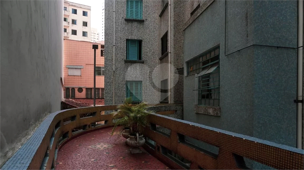 Apartamento recém reformado em Santana. 