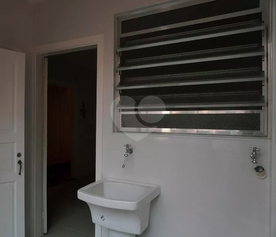 Apartamento recém reformado em Santana. 