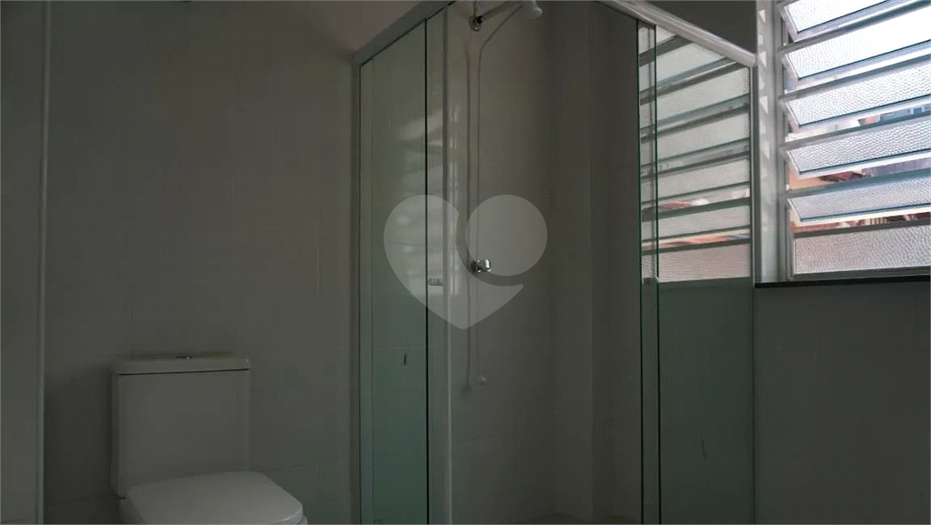 Apartamento recém reformado em Santana. 