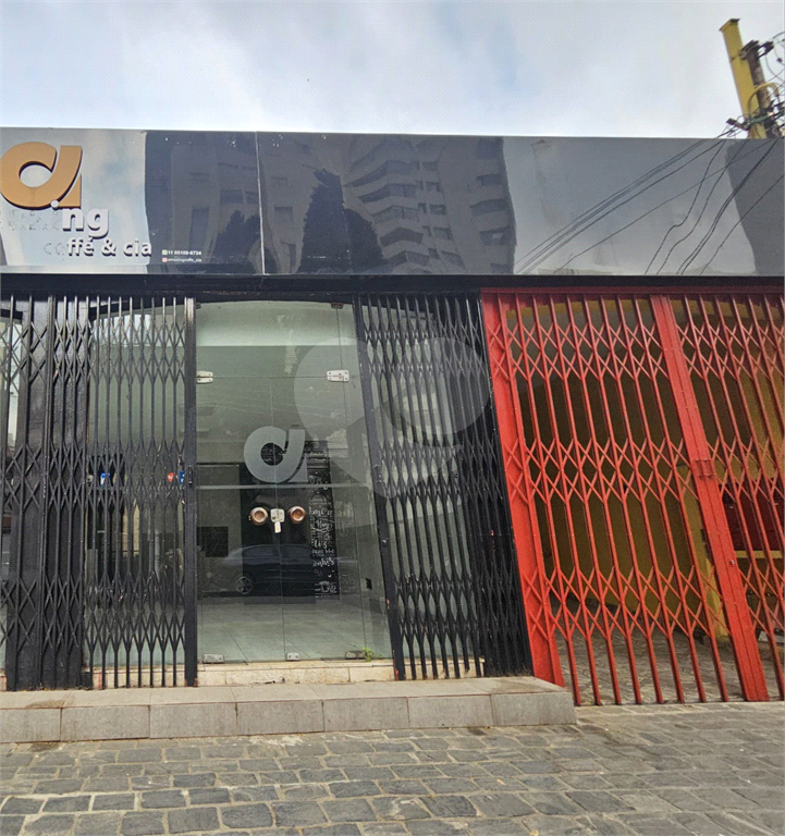 Loja de rua de 32,50m² com 1 salão, área para cozinha, 1 banheiro MOEMA
