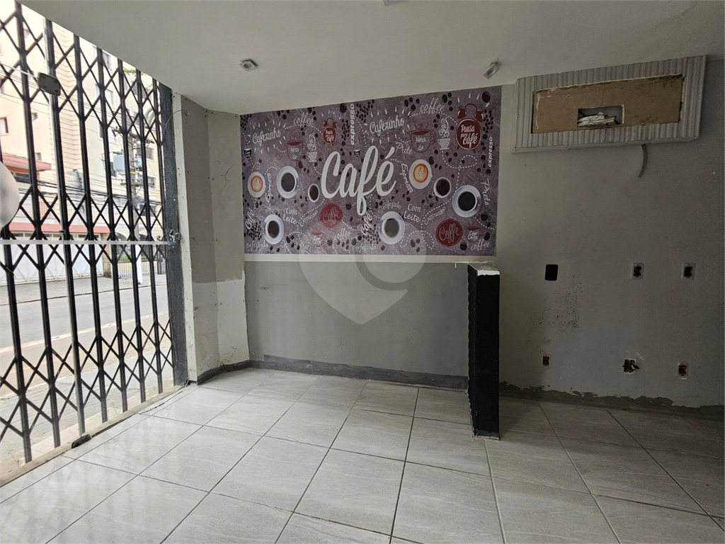 Loja de rua de 32,50m² com 1 salão, área para cozinha, 1 banheiro MOEMA