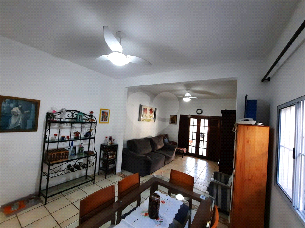 Casa à venda com 3 quartos, 180m² - Foto 2