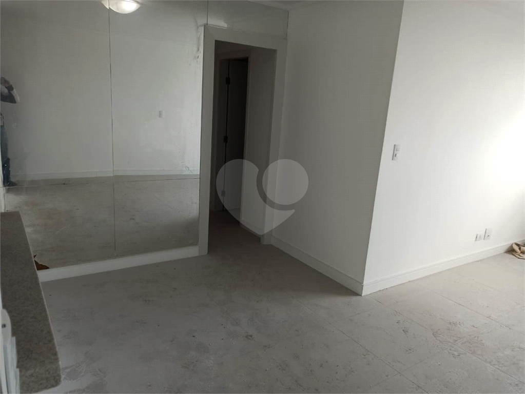APARTAMENTO em TATUAPÉ