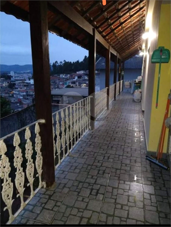Chácara  a Venda com 3 quartos em Caieiras.