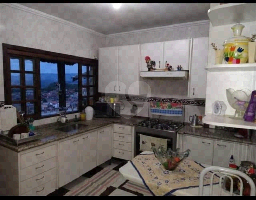 Chácara  a Venda com 3 quartos em Caieiras.