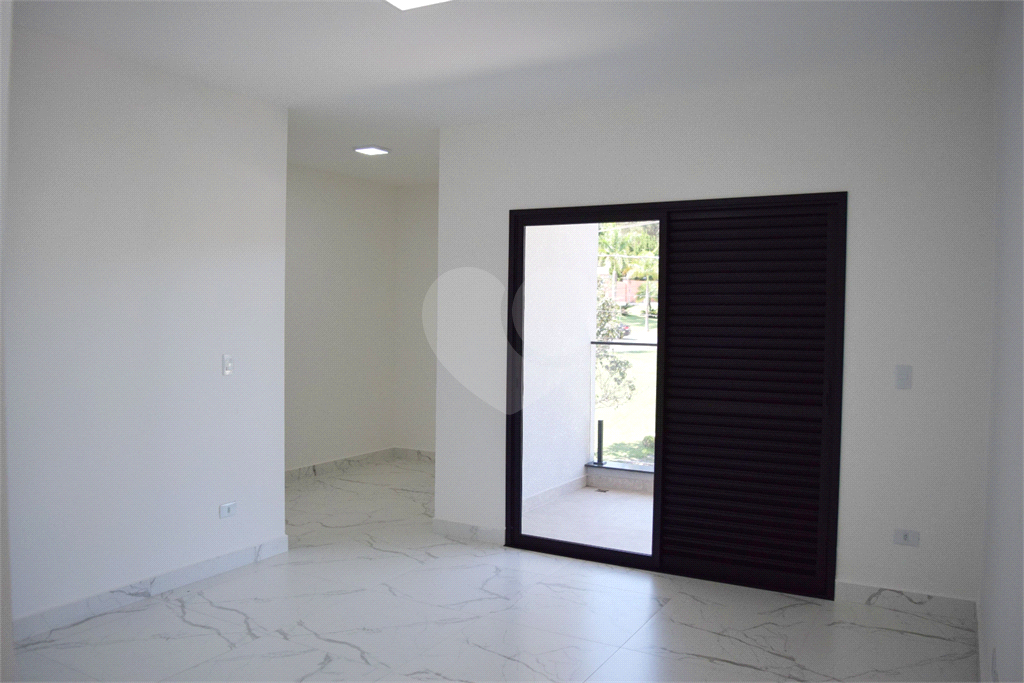 Casa à venda com 4 quartos, 255m² - Foto 15