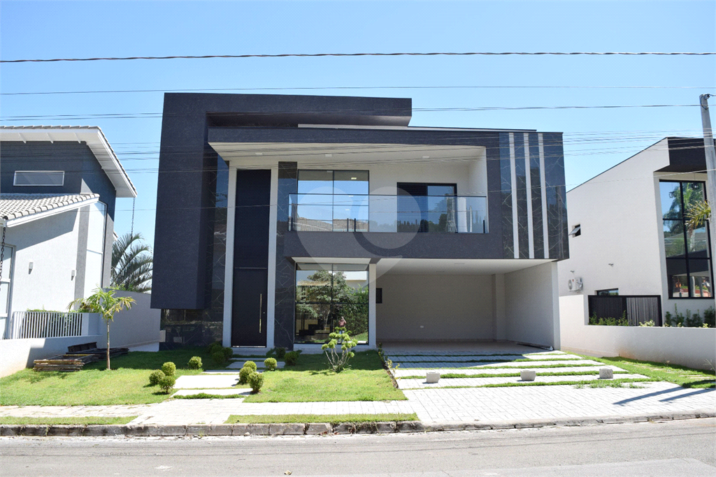 Casa à venda com 4 quartos, 255m² - Foto 2