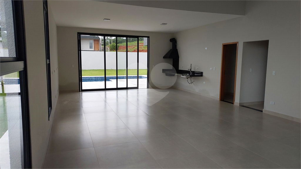 Casa à venda com 3 quartos, 240m² - Foto 11