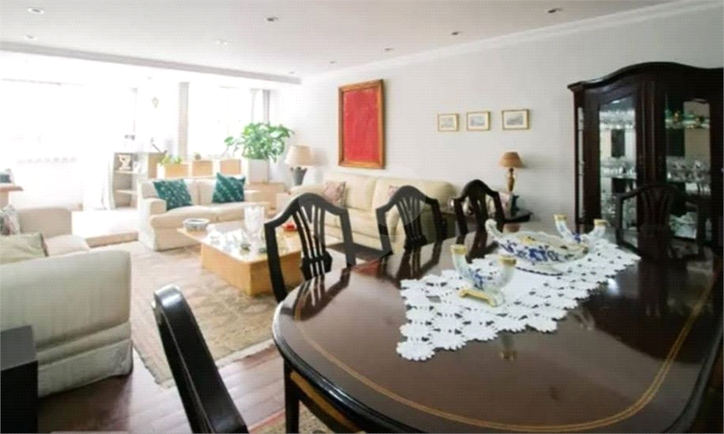 APARTAMENTO em ITAIM BIBI