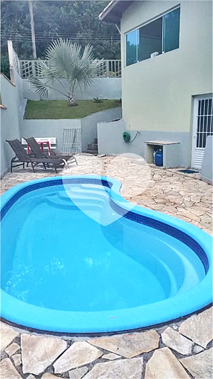 Casa de Condomínio à venda com 3 quartos, 400m² - Foto 1