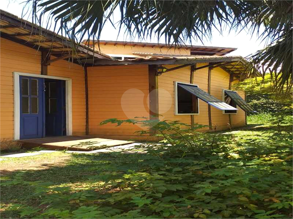 Casa de Condomínio à venda com 4 quartos, 222m² - Foto 1