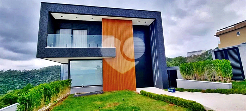 Casa de Condomínio à venda com 4 quartos, 472m² - Foto 1