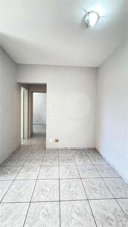 Apartamento à venda com 2 quartos, 76m² - Foto 2