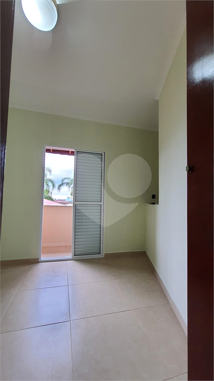 Maravilhosa casa de esquina com 300m² localizada no Balneário Flórida