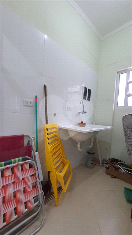 Maravilhosa casa de esquina com 300m² localizada no Balneário Flórida