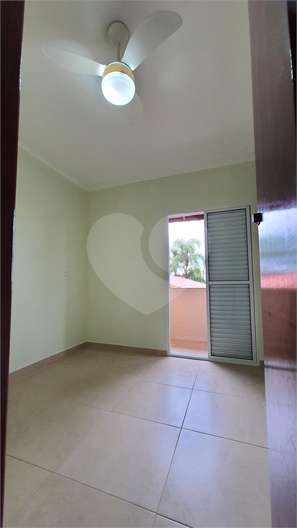 Maravilhosa casa de esquina com 300m² localizada no Balneário Flórida