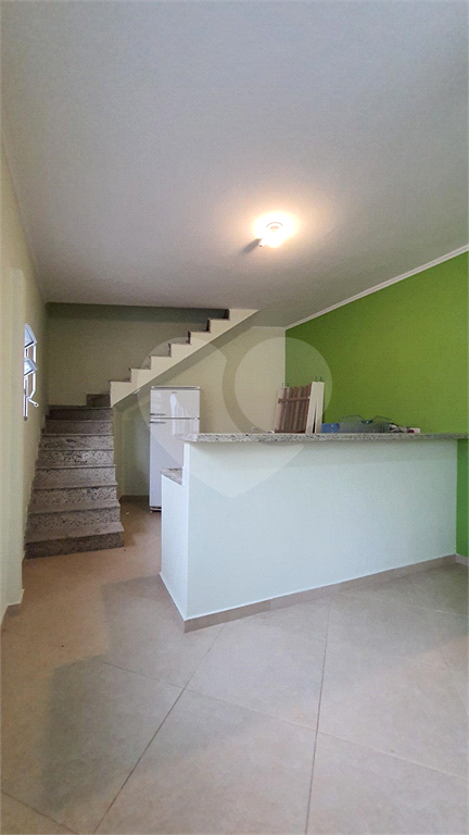 Maravilhosa casa de esquina com 300m² localizada no Balneário Flórida
