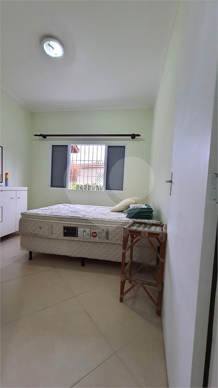 Maravilhosa casa de esquina com 300m² localizada no Balneário Flórida