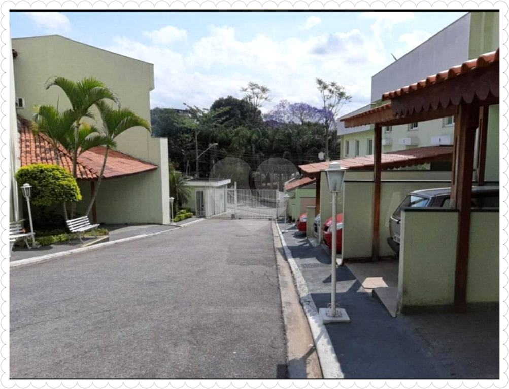 linda casa reformada em condomínio!!!