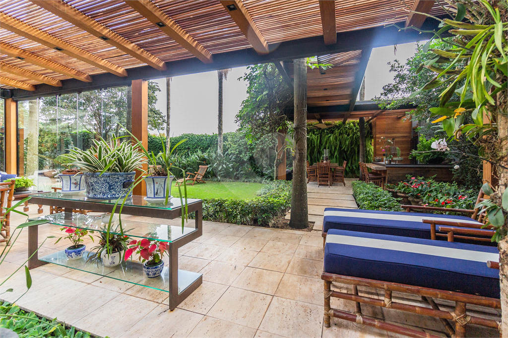 CASA À VENDA COM 4 QUARTOS, PISCINA AQUECIDA NO CITY BOAÇAVA.