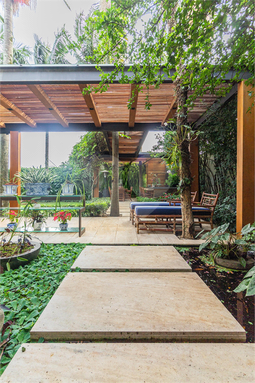 CASA À VENDA COM 4 QUARTOS, PISCINA AQUECIDA NO CITY BOAÇAVA.