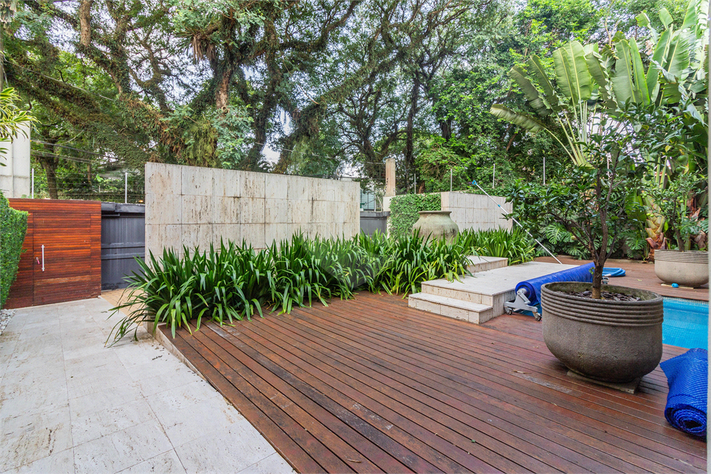 CASA À VENDA COM 4 QUARTOS, PISCINA AQUECIDA NO CITY BOAÇAVA.