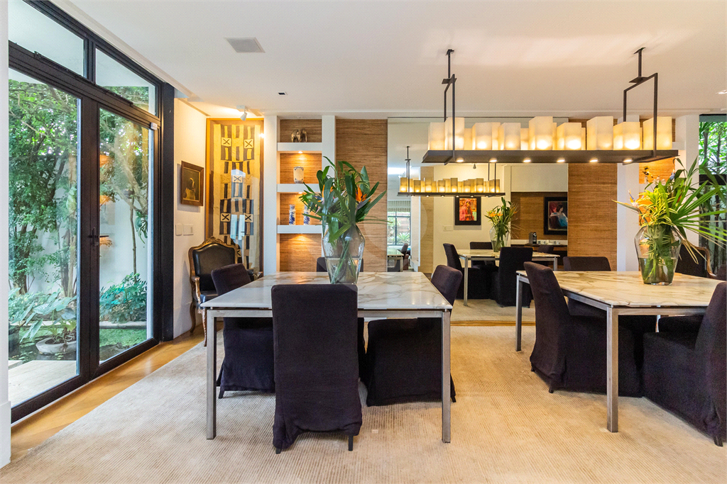 CASA Á VENDA COM 4 QUARTOS, PISCINA AQUECIDA, ESPAÇO GOURMET NO CITY BOAÇAVA.