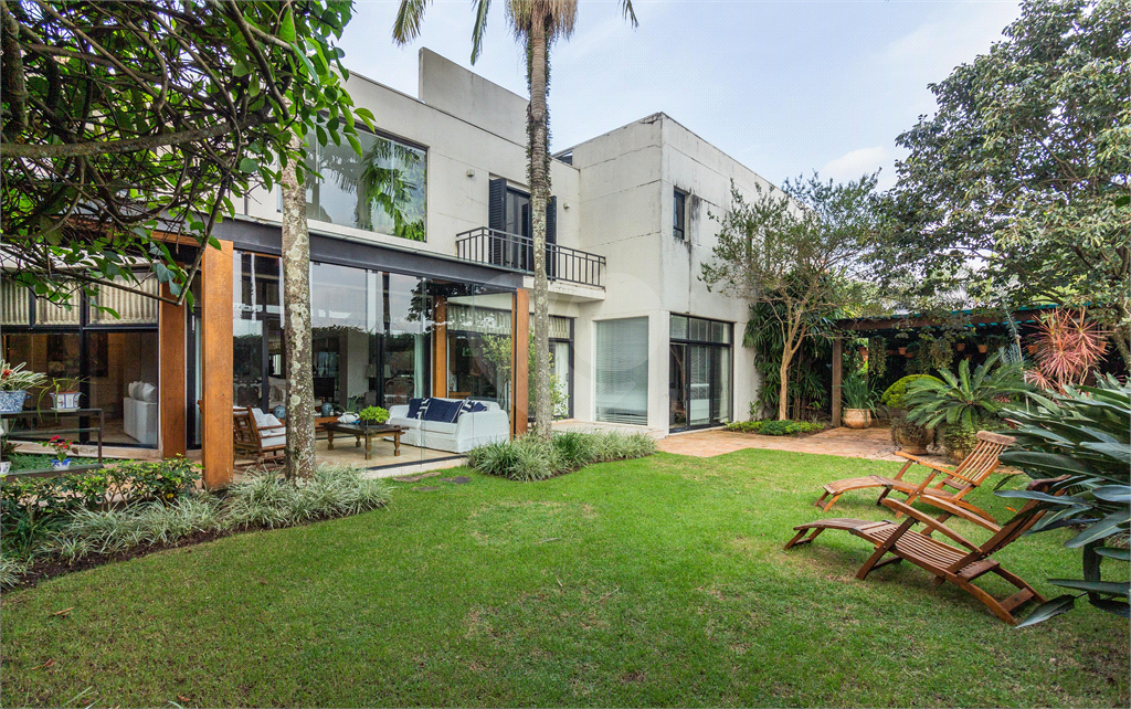 CASA Á VENDA COM 4 QUARTOS, PISCINA AQUECIDA, ESPAÇO GOURMET NO CITY BOAÇAVA.