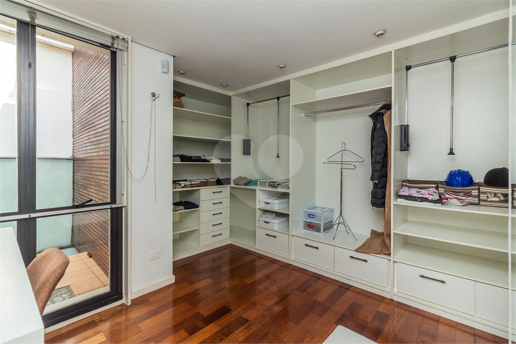 CASA Á VENDA COM 4 QUARTOS, PISCINA AQUECIDA, ESPAÇO GOURMET NO CITY BOAÇAVA.