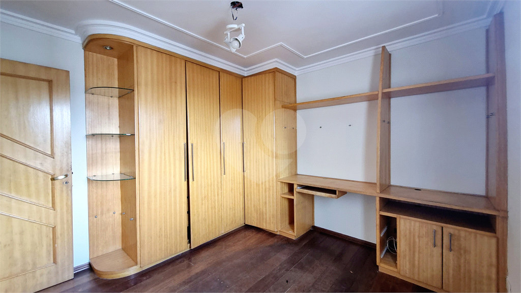 Apto à venda 164m² | 3 dorms (1 suíte) | Living 2 ambientes | 4 vagas + depósito na Água Fria, SP