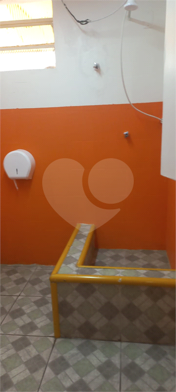 Imóvel comercial com renda