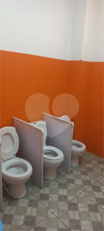 Imóvel comercial com renda