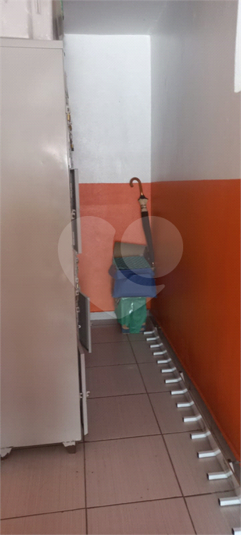 Imóvel comercial com renda