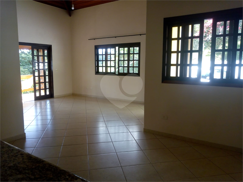 Casa de Condomínio para alugar com 3 quartos, 183m² - Foto 11