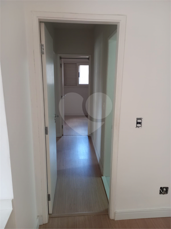 Apartamento no coração da Vila Olímpia, 76m², 3 dorms, 1 suíte, 3 banheiros, 1 vaga.