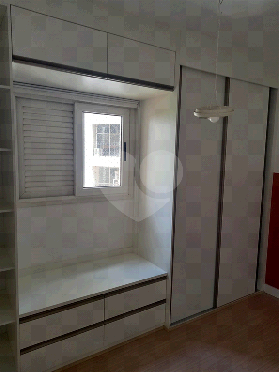 Apartamento no coração da Vila Olímpia, 76m², 3 dorms, 1 suíte, 3 banheiros, 1 vaga.