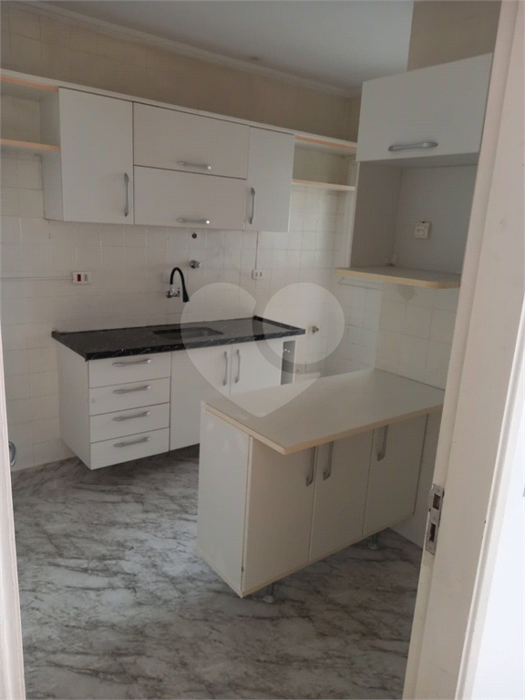 Apartamento no coração da Vila Olímpia, 76m², 3 dorms, 1 suíte, 3 banheiros, 1 vaga.
