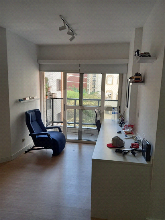 Apartamento no coração da Vila Olímpia, 76m², 3 dorms, 1 suíte, 3 banheiros, 1 vaga.