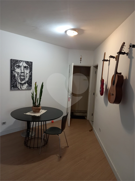 Apartamento no coração da Vila Olímpia, 76m², 3 dorms, 1 suíte, 3 banheiros, 1 vaga.