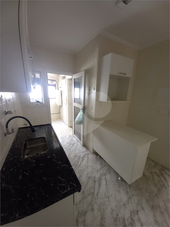 Apartamento no coração da Vila Olímpia, 76m², 3 dorms, 1 suíte, 3 banheiros, 1 vaga.