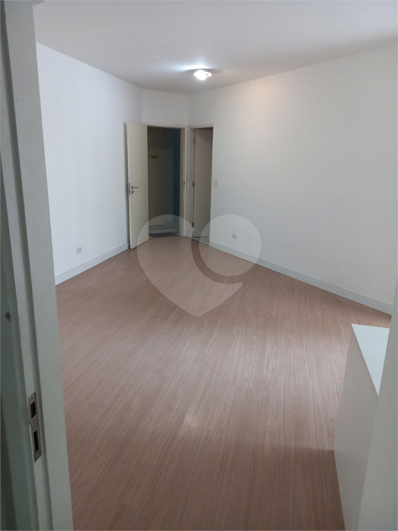 Apartamento no coração da Vila Olímpia, 76m², 3 dorms, 1 suíte, 3 banheiros, 1 vaga.
