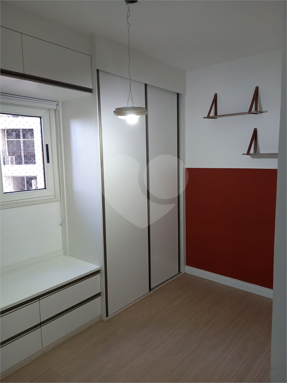 Apartamento no coração da Vila Olímpia, 76m², 3 dorms, 1 suíte, 3 banheiros, 1 vaga.