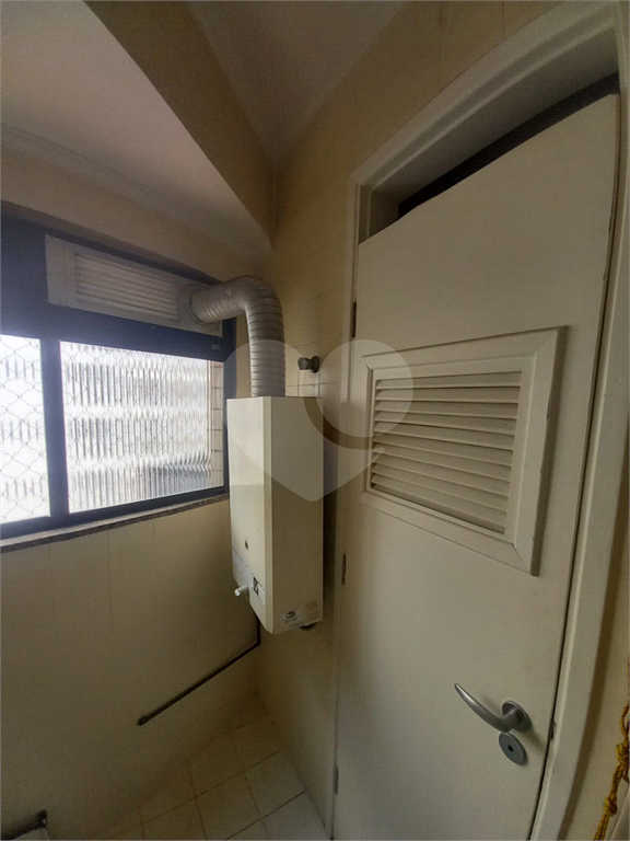 Apartamento no coração da Vila Olímpia, 76m², 3 dorms, 1 suíte, 3 banheiros, 1 vaga.